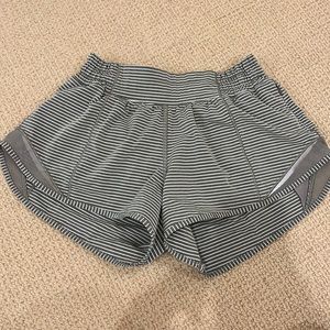Hotty Hot Low-Rise Lined Shorts 2.5”
